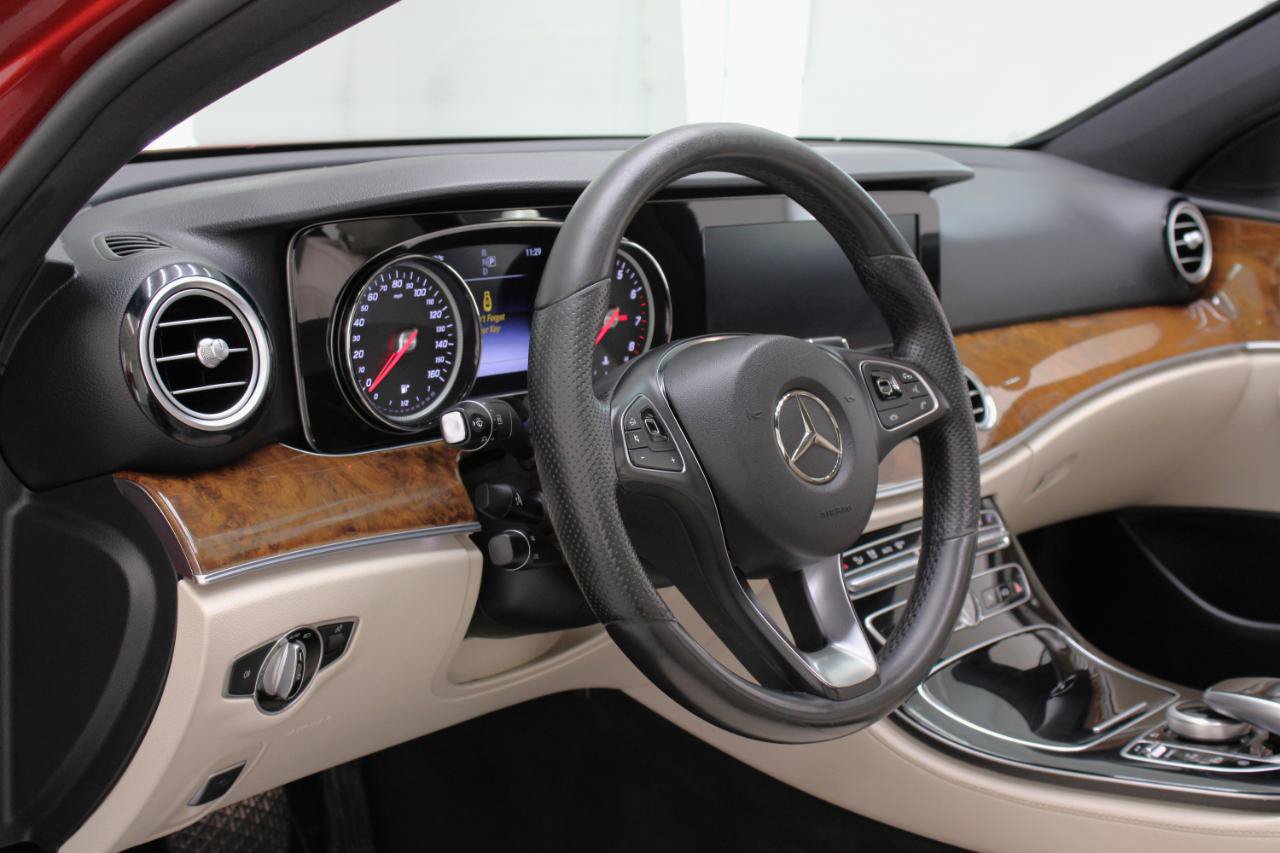 Used 2017 Mercedes-Benz E 300 image 31