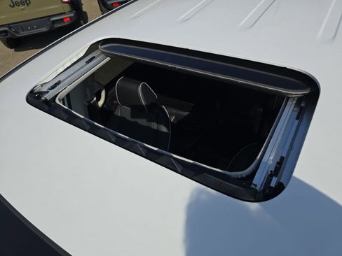 New 2026 Honda Odyssey Touring image 3