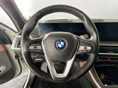 Certified 2024 BMW X5 xDrive50e w/ Premium Package image 11