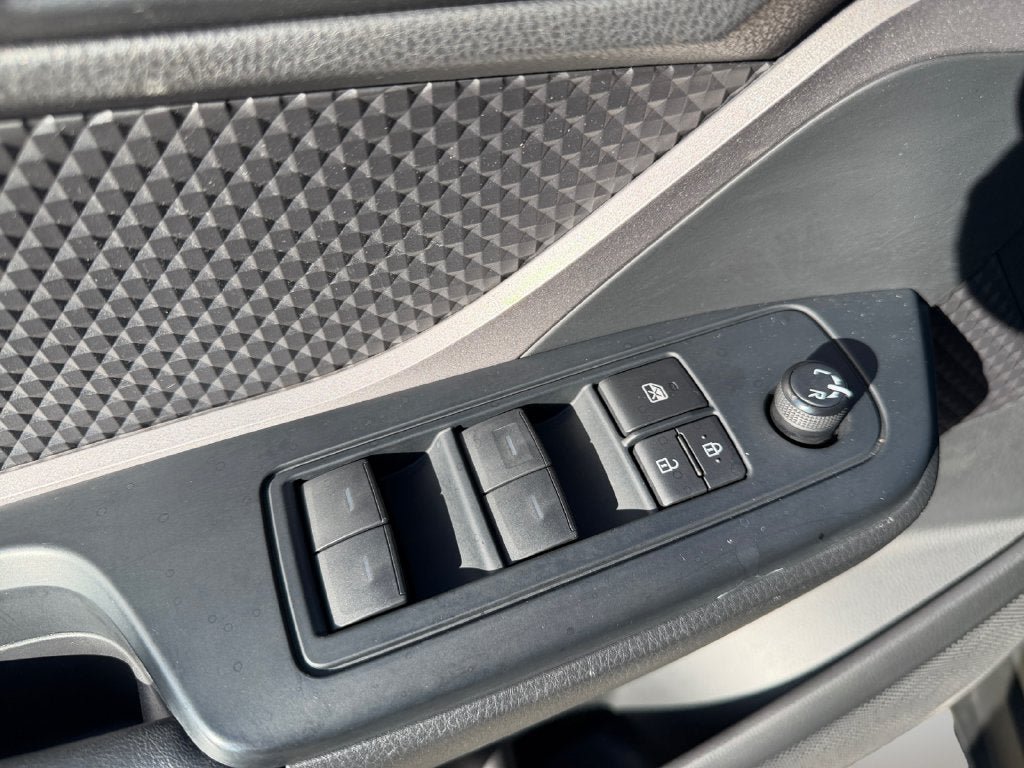 Used 2021 Toyota C-HR LE FWD image 21