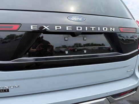 Used 2025 Ford Expedition Max Platinum w/ Driver's Package AWD/4WD image 7