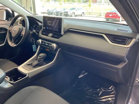Certified 2025 Toyota RAV4 LE AWD/4WD image 17