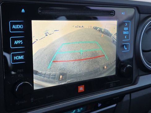 Used 2018 Toyota Tacoma TRD Off-Road image 25