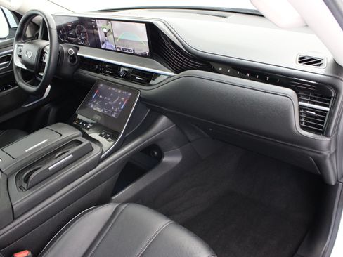 Used 2025 INFINITI QX80 Sensory AWD/4WD image 42