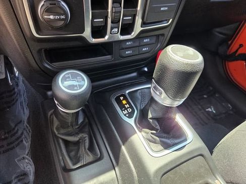 Used 2023 Jeep Wrangler Unlimited w/ Cold Weather Group AWD/4WD image 22