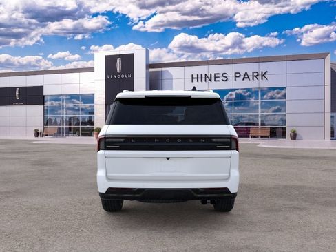 New 2026 Lincoln Navigator Black Label AWD/4WD image 5