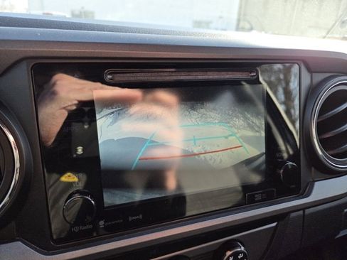 Used 2019 Toyota Tacoma SR5 image 9