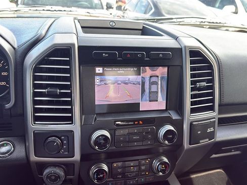 Used 2019 Ford F150 Platinum w/ Equipment Group 701A Luxury image 4