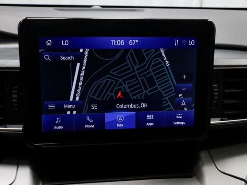 Used 2023 Ford Explorer XLT w/ Equipment Group 202A AWD/4WD image 4