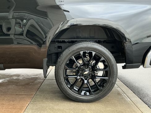 Used 2024 Chevrolet Silverado 1500 LT image 23