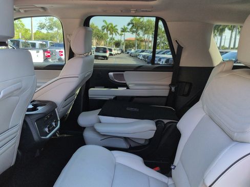 Certified 2025 Ford Expedition Max Platinum w/ Platinum Ultimate Package AWD/4WD image 14