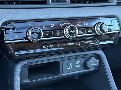 New 2025 Honda Pilot Touring image 25