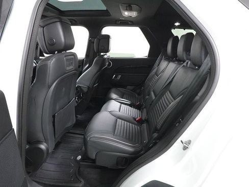 Used 2023 Land Rover Discovery Metropolitan Edition AWD/4WD image 29