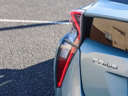 Used 2017 Toyota Prius Two w/ Carpet Mat Package image 8