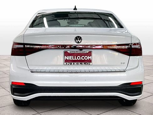 New 2026 Volkswagen Jetta SE image 6