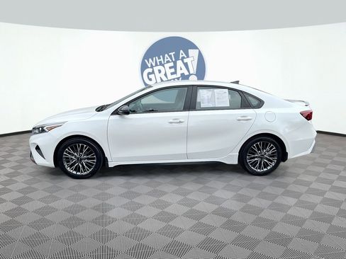 Certified 2024 Kia Forte GT-Line image 3