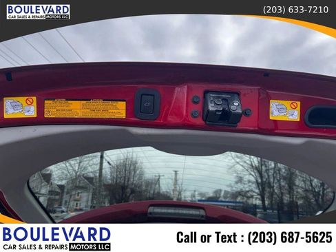 Used 2011 Toyota Venza AWD w/ Comfort Pkg image 24