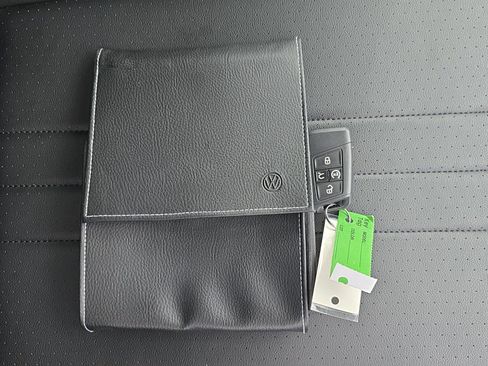 Certified 2024 Volkswagen Tiguan SE w/ Panoramic Sunroof Package AWD/4WD image 21