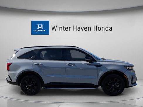Used 2023 Kia Sorento SX image 9