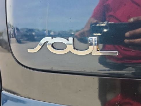 Used 2018 Kia Soul + FWD image 30