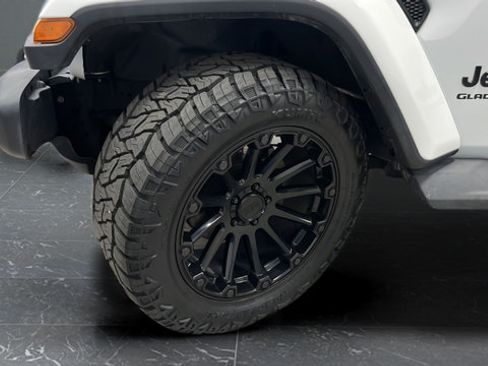 Used 2021 Jeep Gladiator Sport AWD/4WD image 32