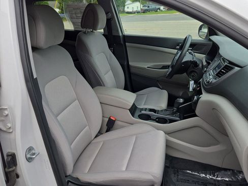 Used 2017 Hyundai Tucson SE AWD/4WD image 19