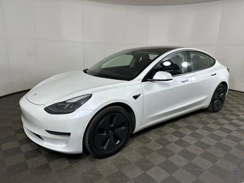 Used 2021 Tesla Model 3 Standard Range Plus image 7