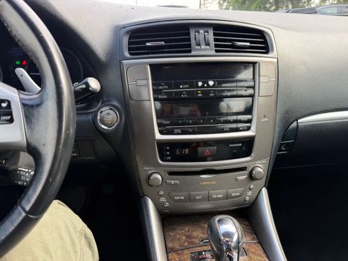 Used 2012 Lexus IS 250C w/ Luxury Pkg RWD image 18