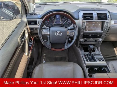Used 2017 Lexus GX 460 Premium w/ Premium Package AWD/4WD image 15