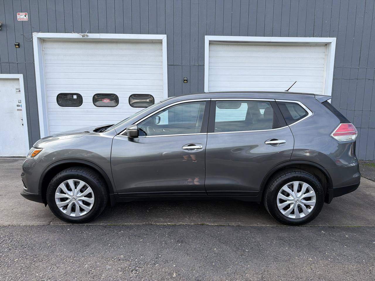 Used 2014 Nissan Rogue S AWD/4WD image 7