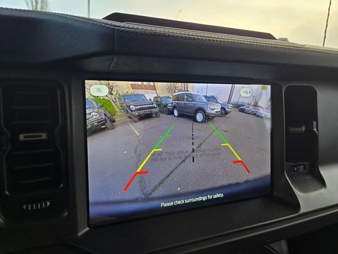 New 2025 Ford Bronco Badlands image 14