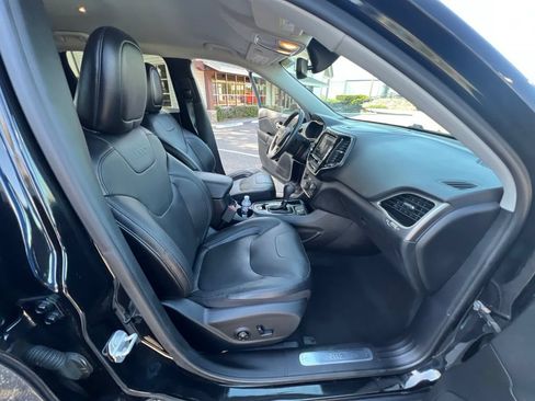 Used 2019 Jeep Cherokee Limited FWD image 10