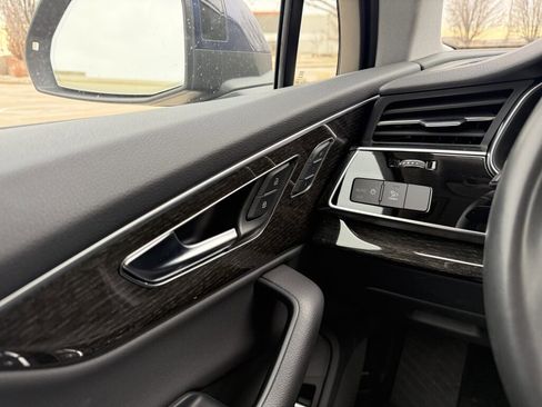 Used 2022 Audi Q7 3.0T Premium image 32