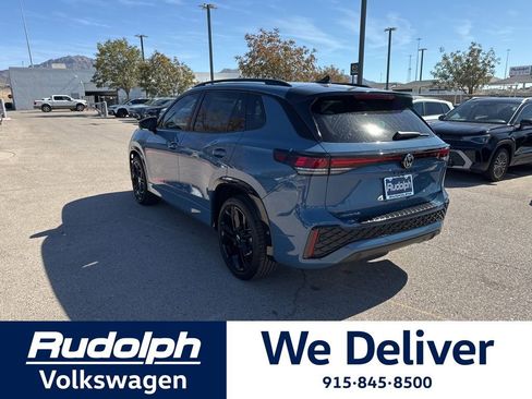 New 2026 Volkswagen Tiguan SE R-Line image 3