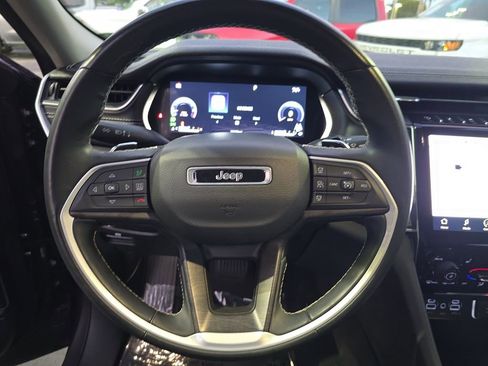 Used 2022 Jeep Grand Cherokee Limited image 21