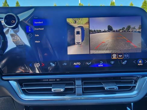 New 2026 Chevrolet Equinox EV LT image 32