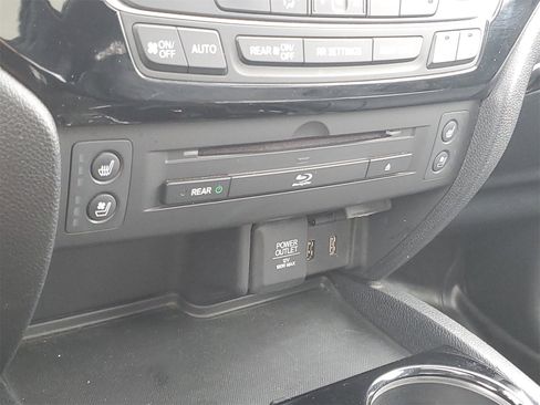 Used 2018 Honda Pilot Elite image 30