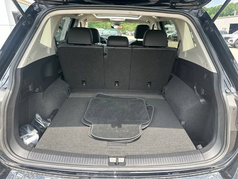 Used 2023 Volkswagen Tiguan SE w/ Panoramic Sunroof Package AWD/4WD image 32