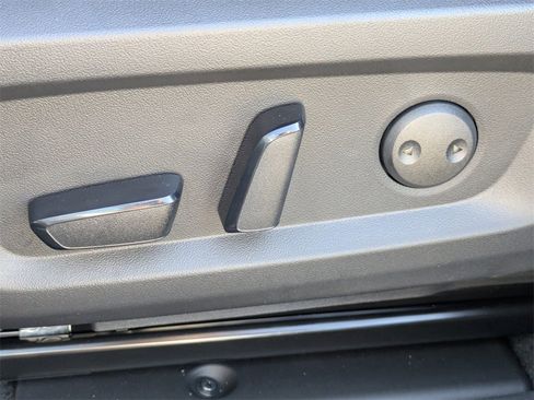 New 2025 Mitsubishi Outlander SE image 22