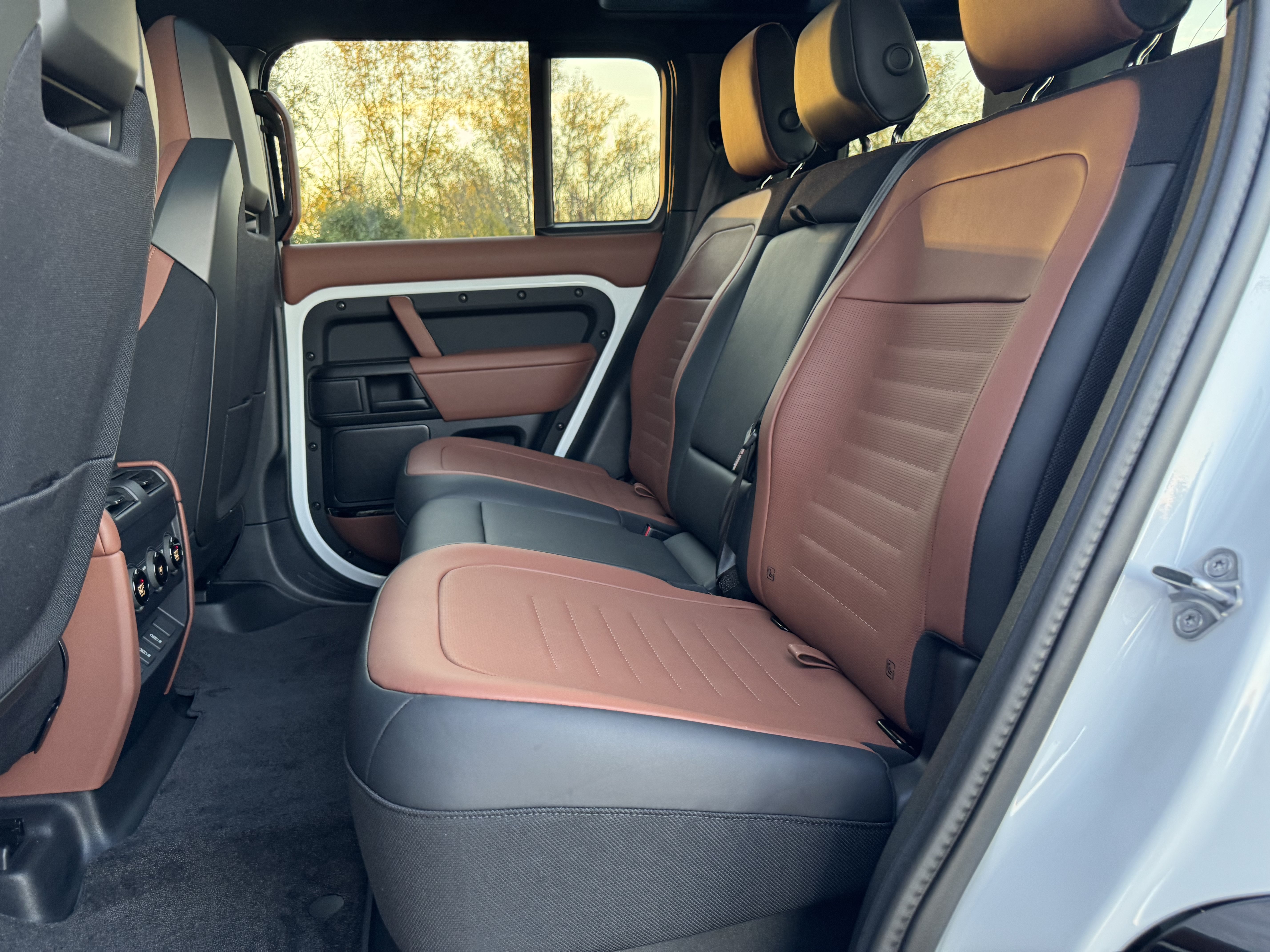 New 2026 Land Rover Defender 110 OCTA AWD/4WD image 5