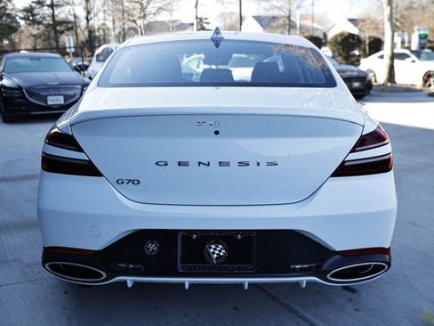 Used 2025 Genesis G70 2.5T image 10