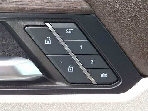 Used 2024 GMC Acadia Denali w/ Super Cruise Package image 26