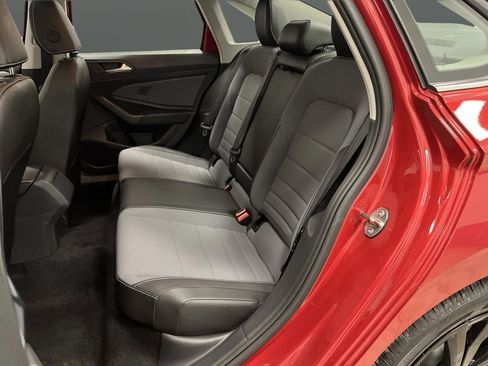 Used 2025 Volkswagen Jetta SE image 28