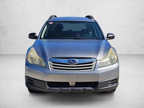 Used 2011 Subaru Outback 2.5i image 2