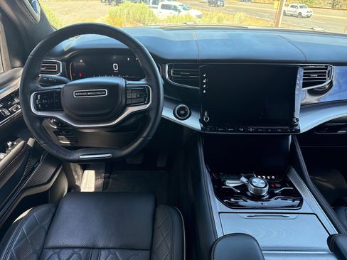 Used 2023 Jeep Grand Wagoneer Series III w/ Rear-Seat Entertainment Group image 22