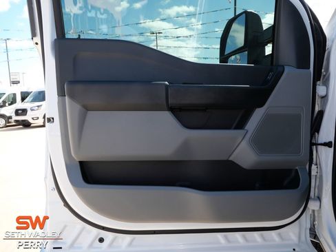 Certified 2025 Ford F250 XL w/ XL Driver Assist Package image 13