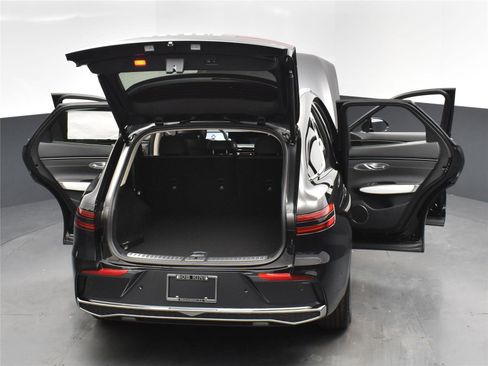 Used 2026 Genesis GV70 2.5T Advanced image 16