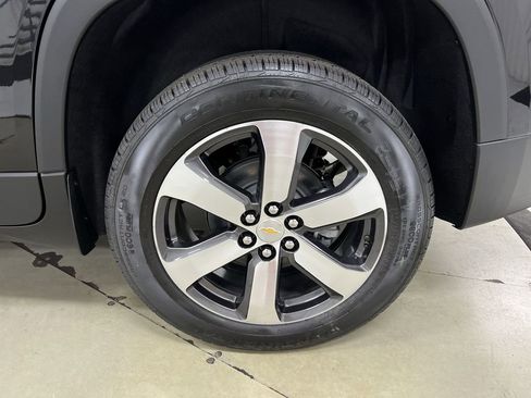 Used 2023 Chevrolet Traverse LT w/ LT Premium Package image 26