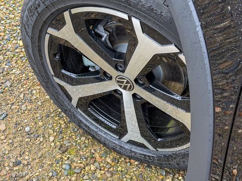 New 2026 Volkswagen Tiguan SE image 10