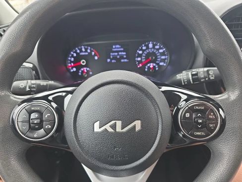 Used 2022 Kia Soul S FWD image 15